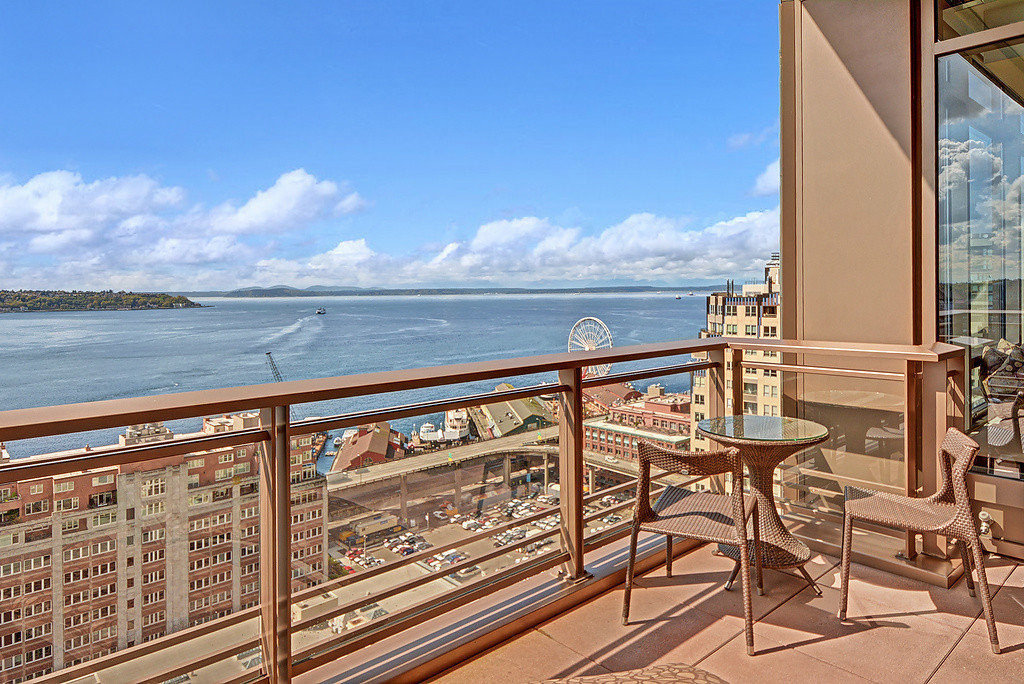 Multiple deck space